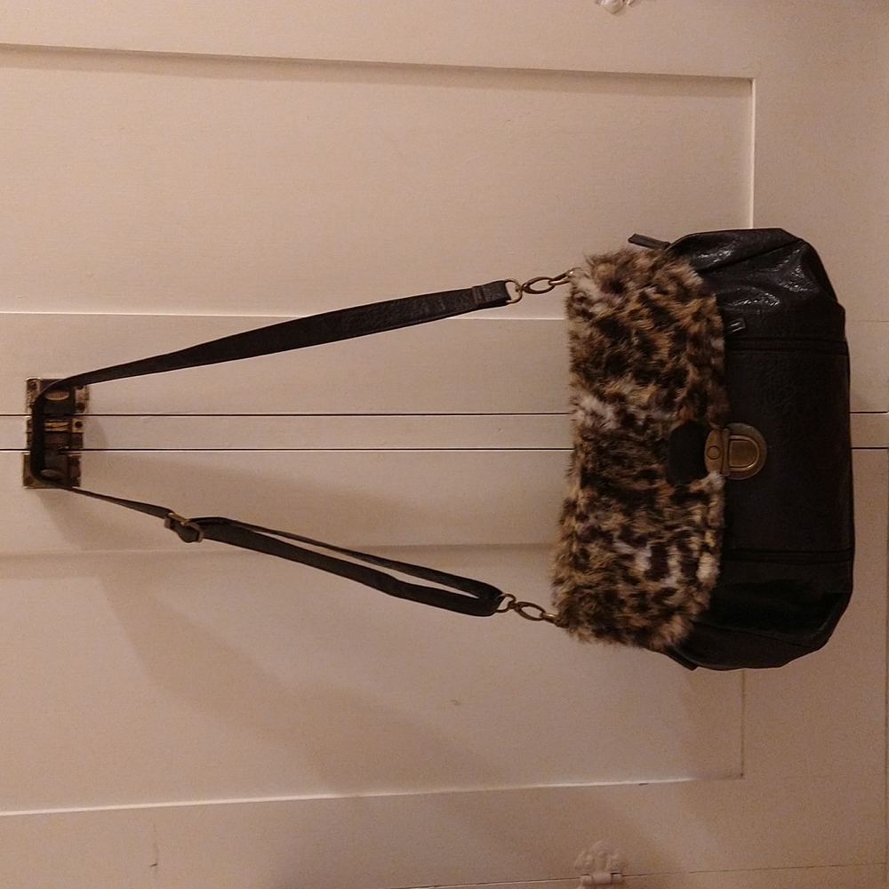 Bueno bag with faux fur